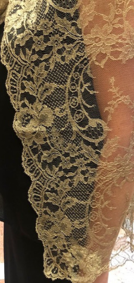 Mantilla chantilly oro viejo máquina