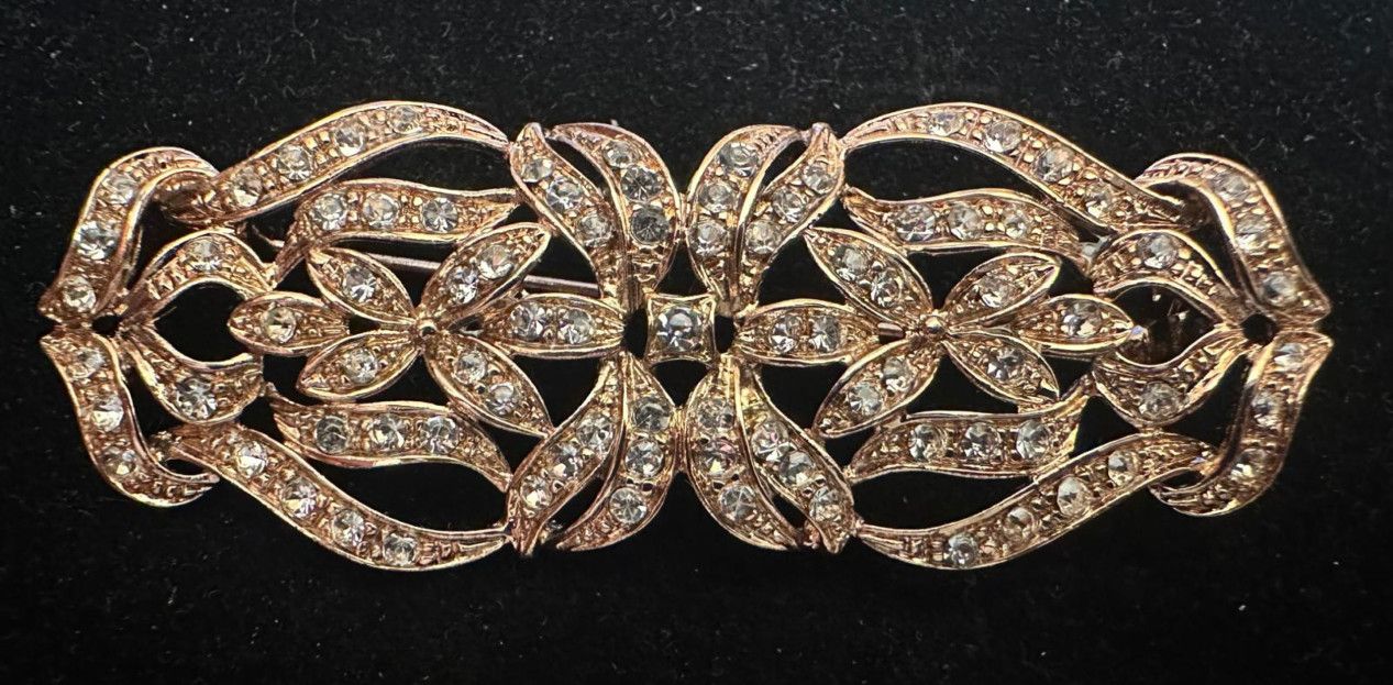 Broche mantilla rodio