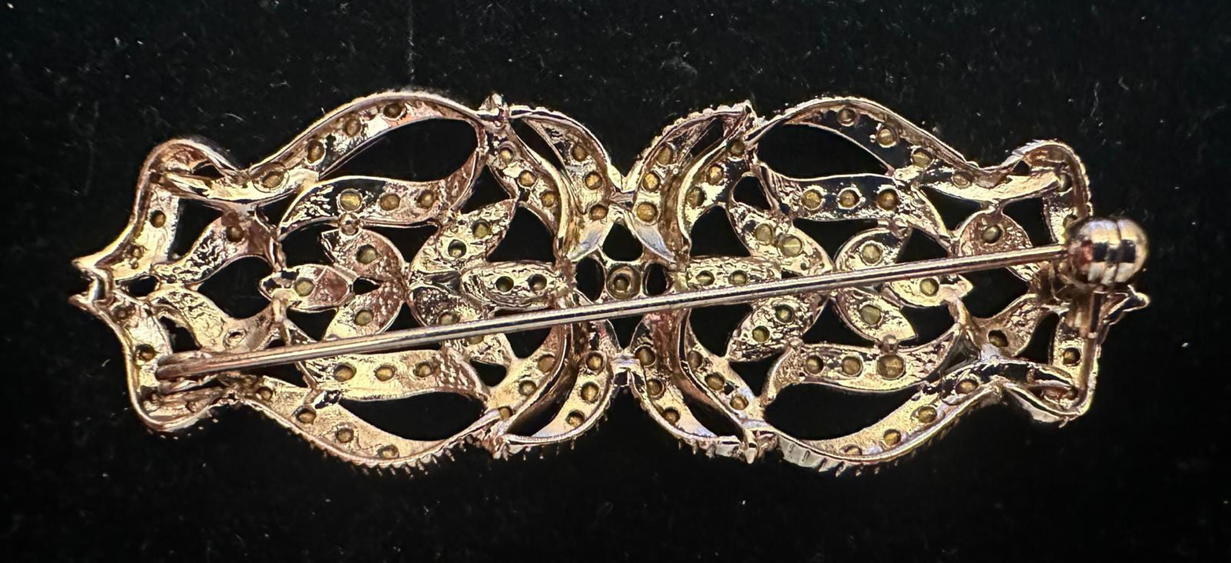 Broche mantilla rodio