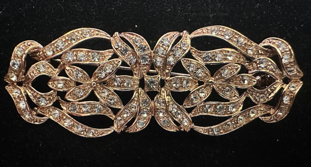 Broche mantilla rodio