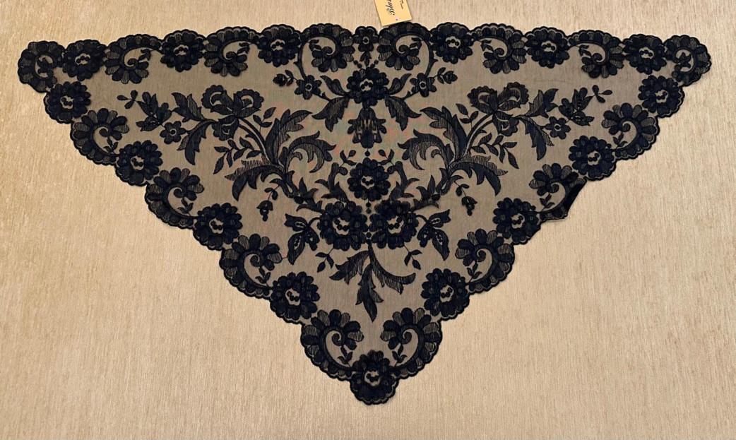 Mantilla triangular 60*120