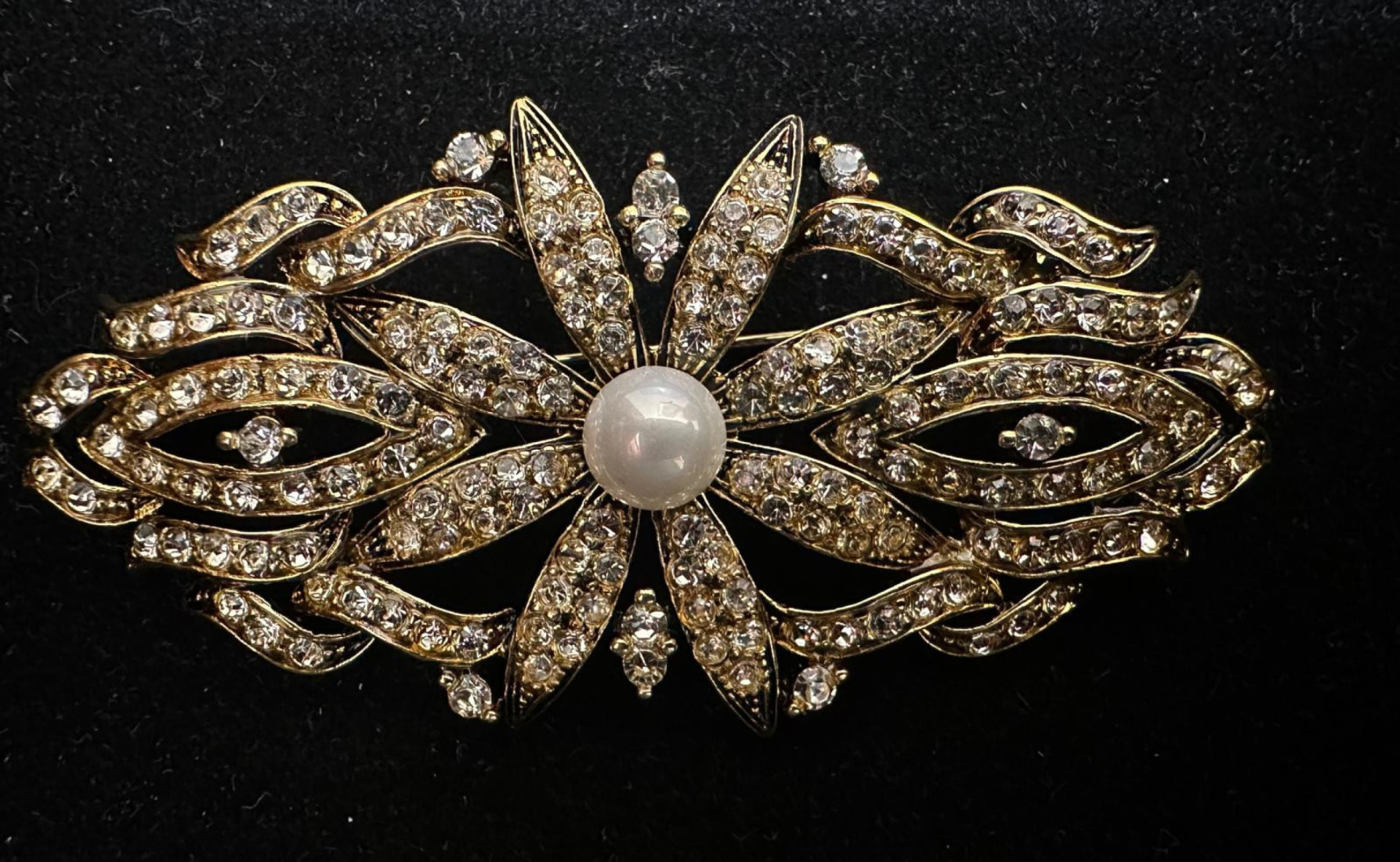 Broche mantilla rodio