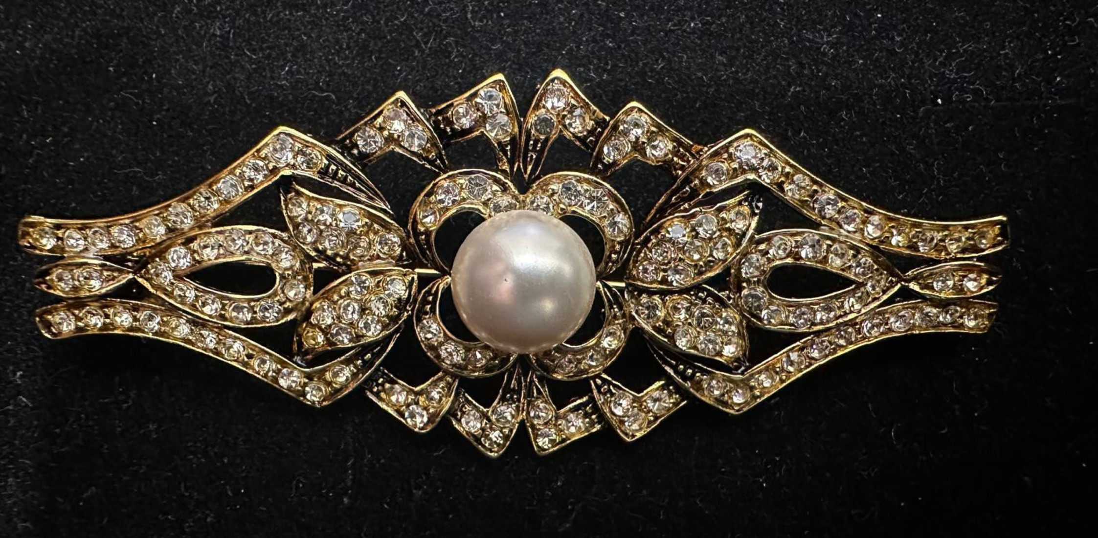 Broche mantilla rodio