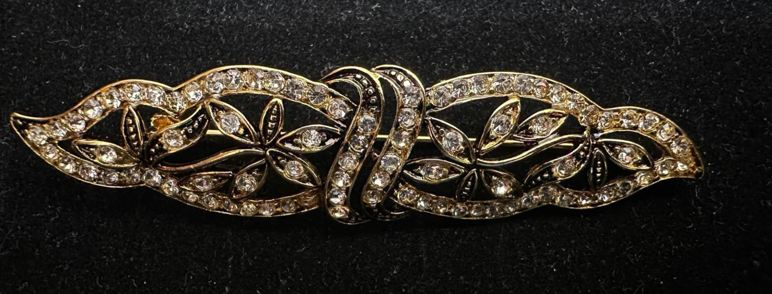 Broche mantilla rodio