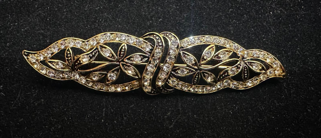 Broche mantilla rodio
