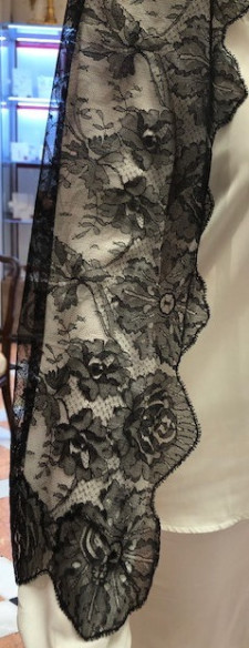 Mantilla chantilly máquina 100*220