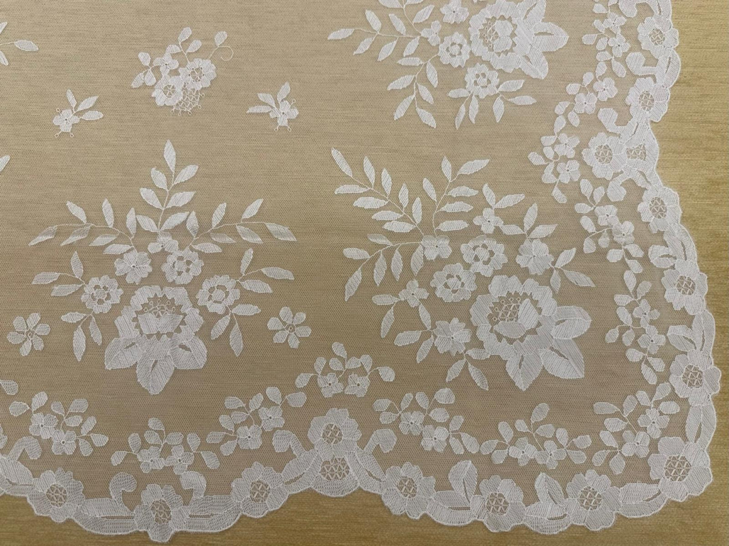 Mantilla mano 80*155