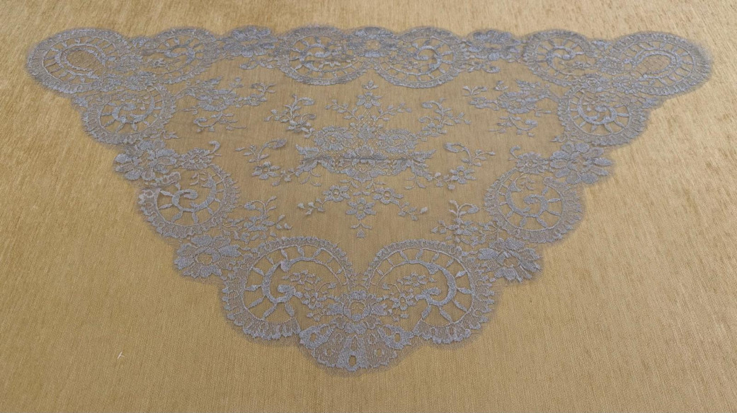 Mantilla triangular metalizada 60*115