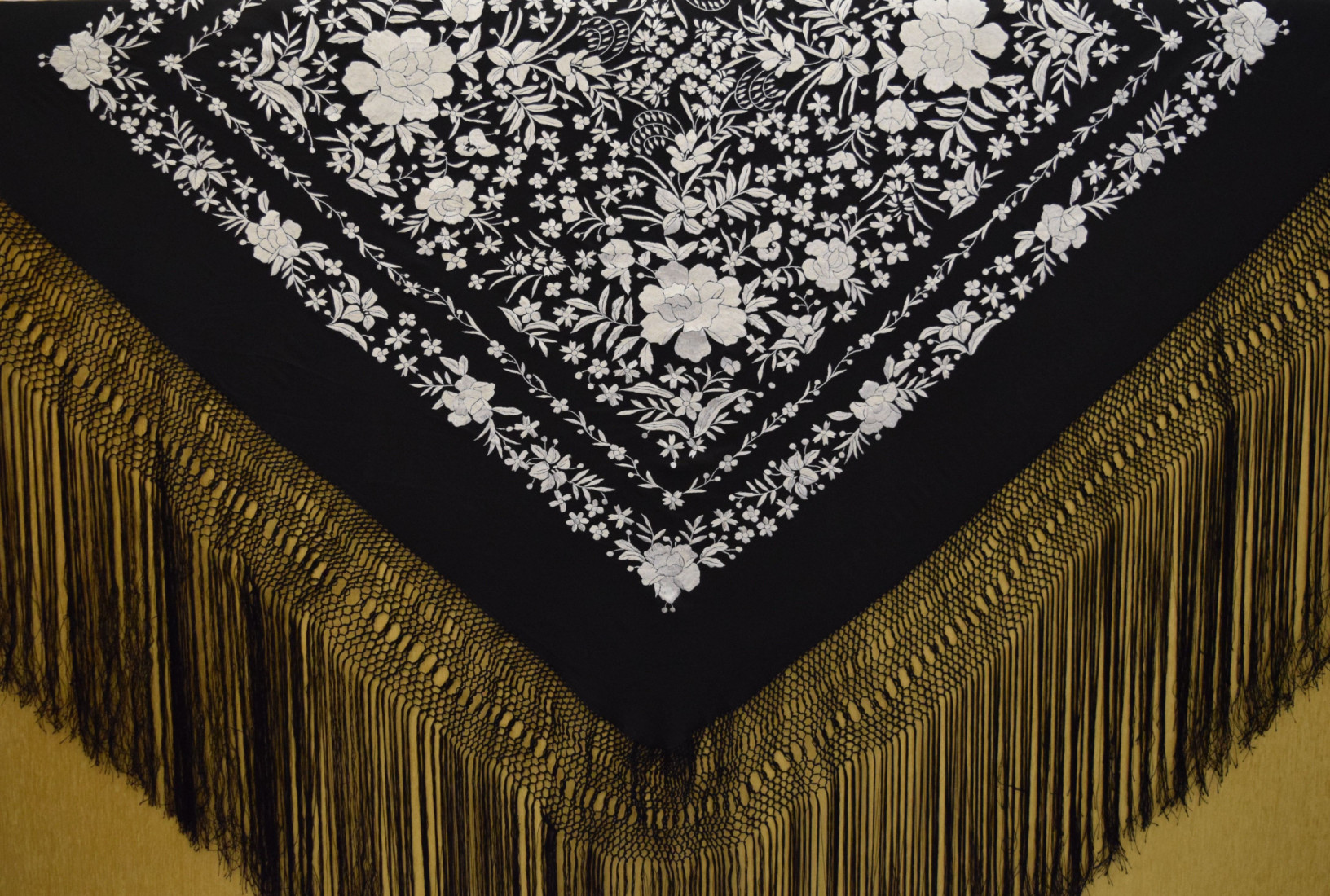 Mantón mano seda 140cm
