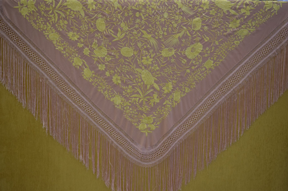 Mantón crespón mano 145cm