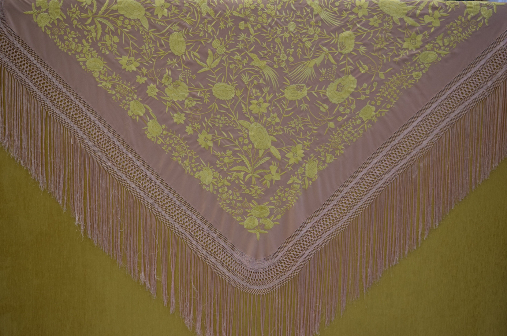 Mantón crespón mano 145cm