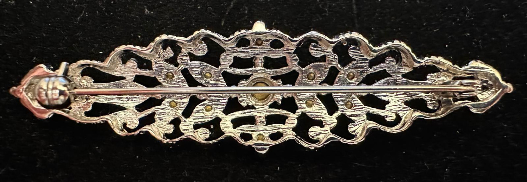 Broche mantilla rodio