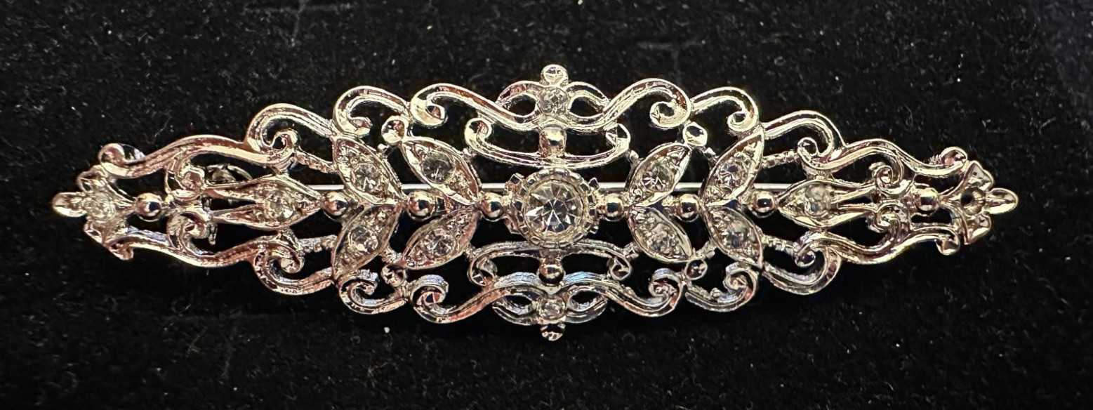 Broche mantilla rodio