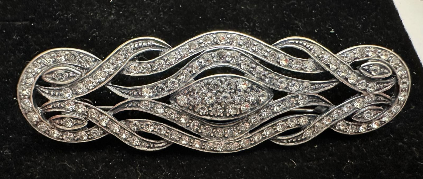 Broche mantilla rodio