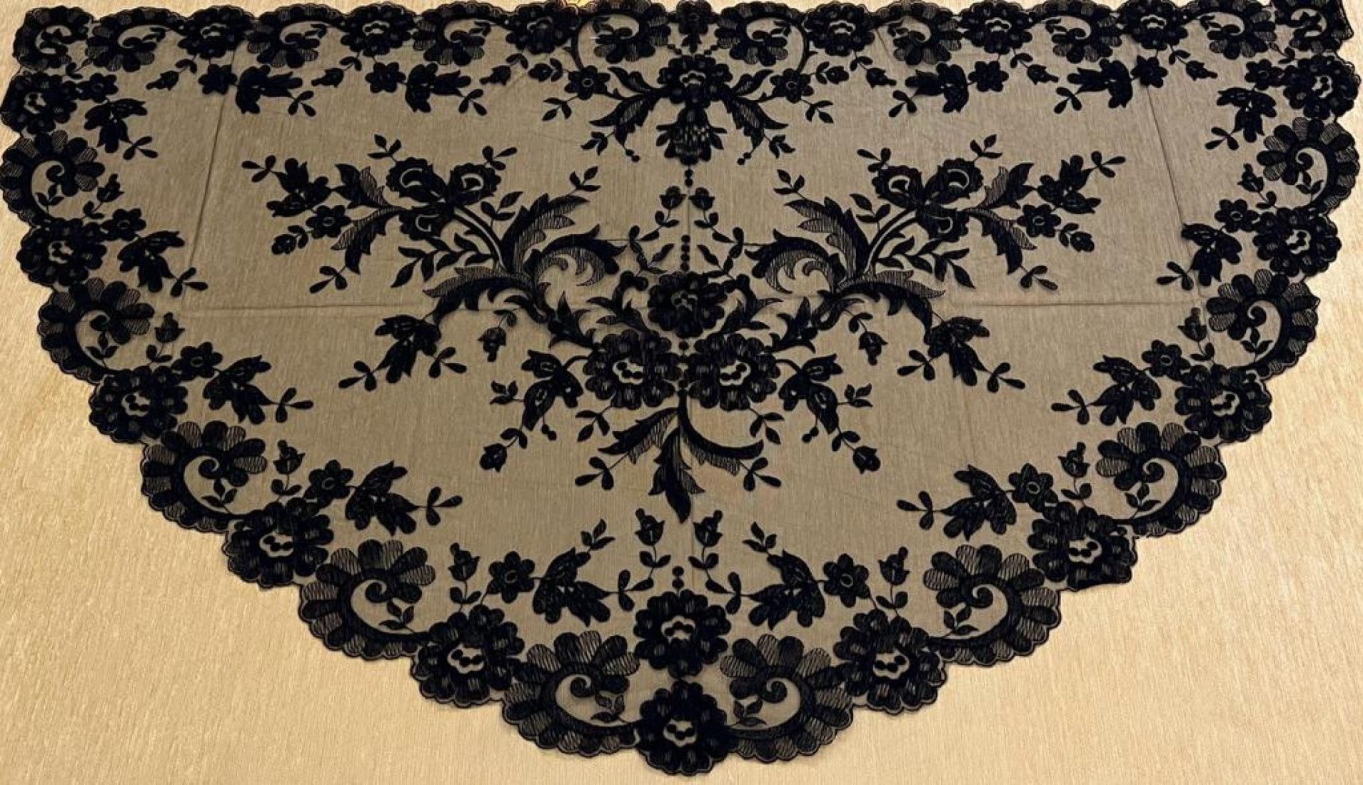 Mantilla media luna 80*150