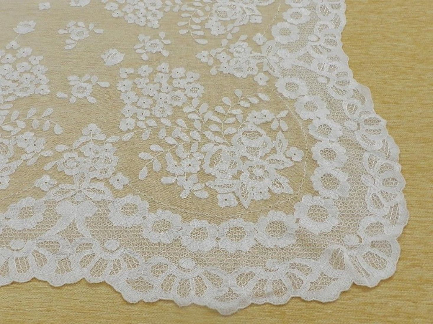 Mantilla bordada a mano en seda 120*240