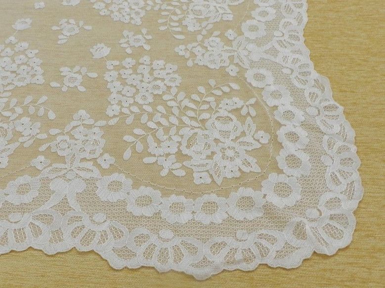 Mantilla bordada a mano en seda 120*240