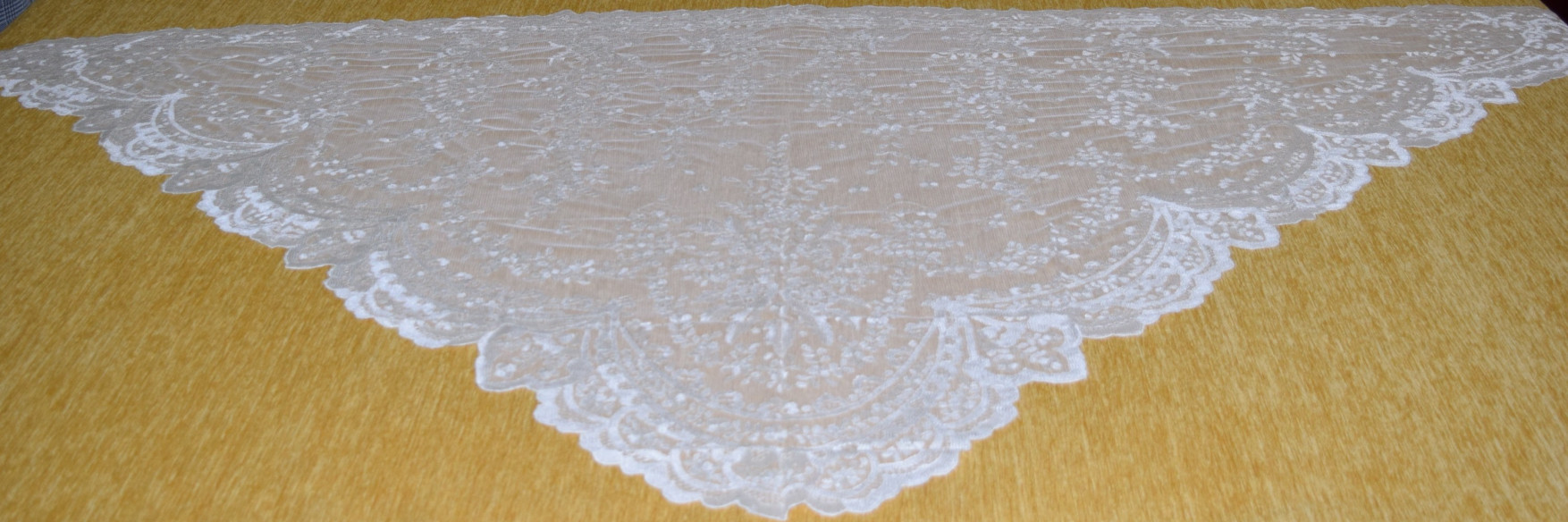 Mantilla mano seda 3 picos