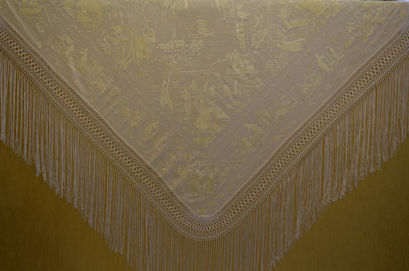 Mantón mano seda chinesco 130cm