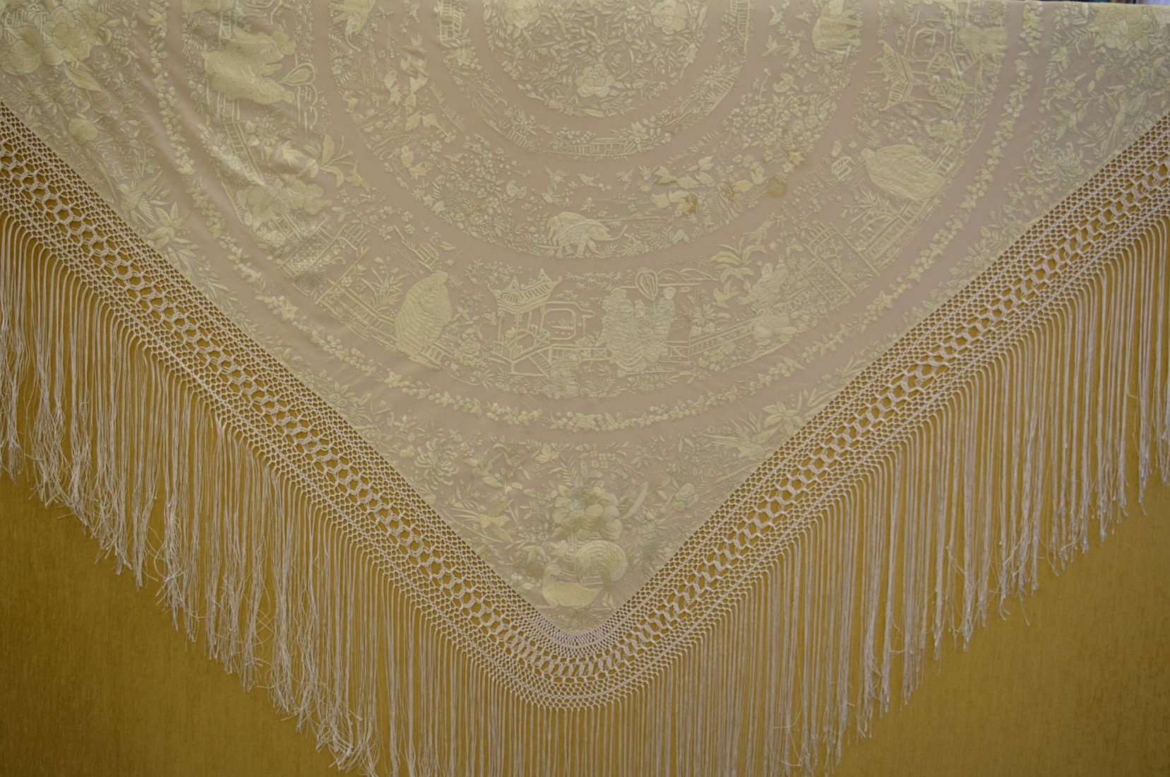 Mantón mano seda chinesco circular 135cm