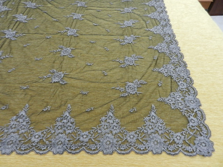 Mantilla máquina negro plata 120*220