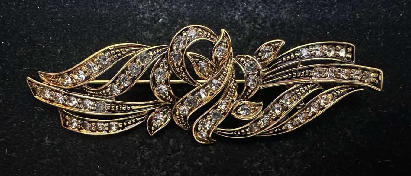 Broche mantilla rodio
