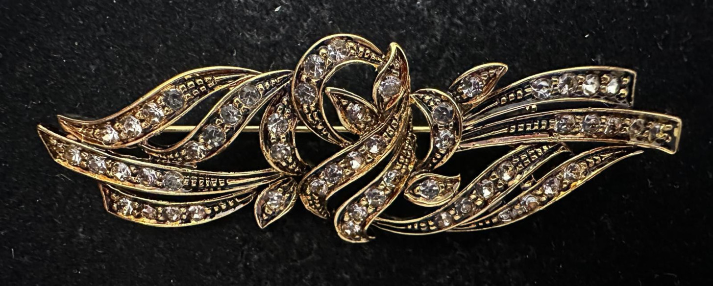 Broche mantilla rodio