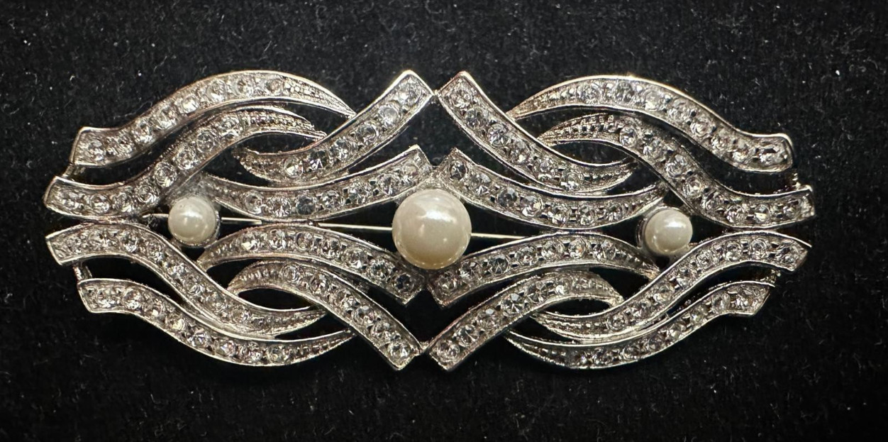 Broche rodio perlas