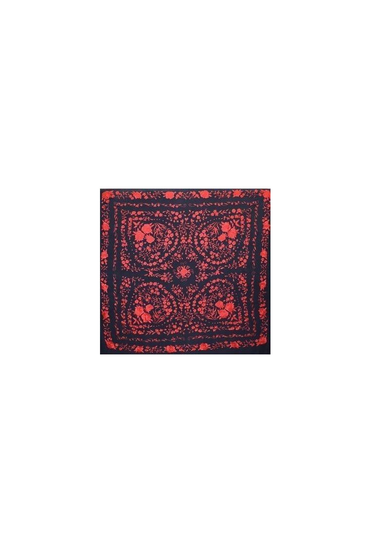 Mantón bordado a mano en seda 140cm