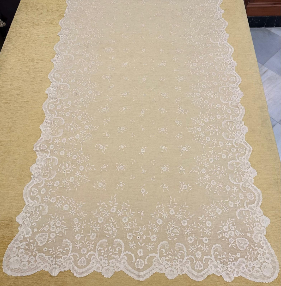 Mantilla mano seda 120*250