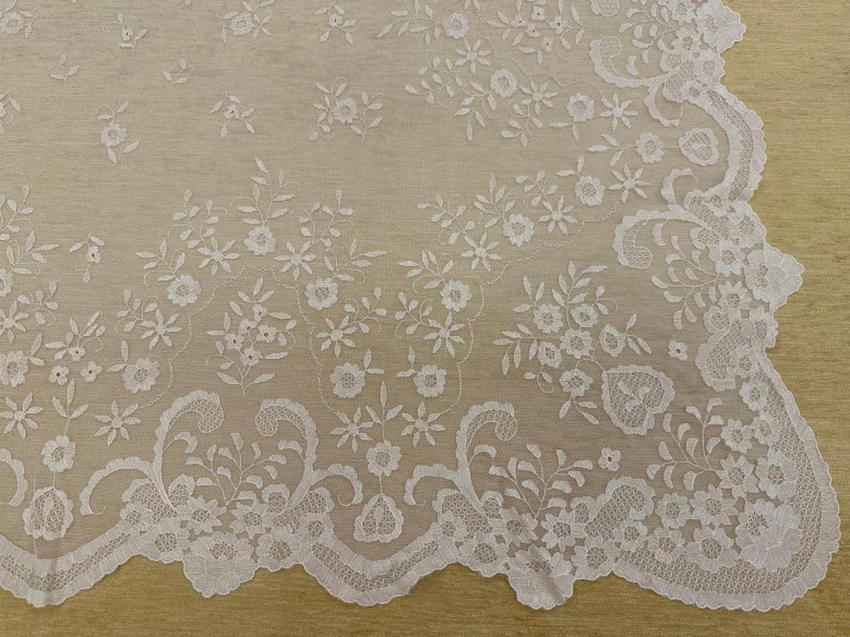 Mantilla mano seda 120*250