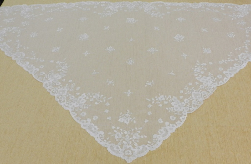 Mantilla infanta mano seda