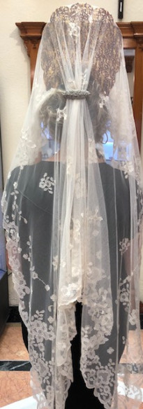 Mantilla infanta mano seda