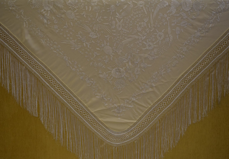 Mantón mano crespón 150cm