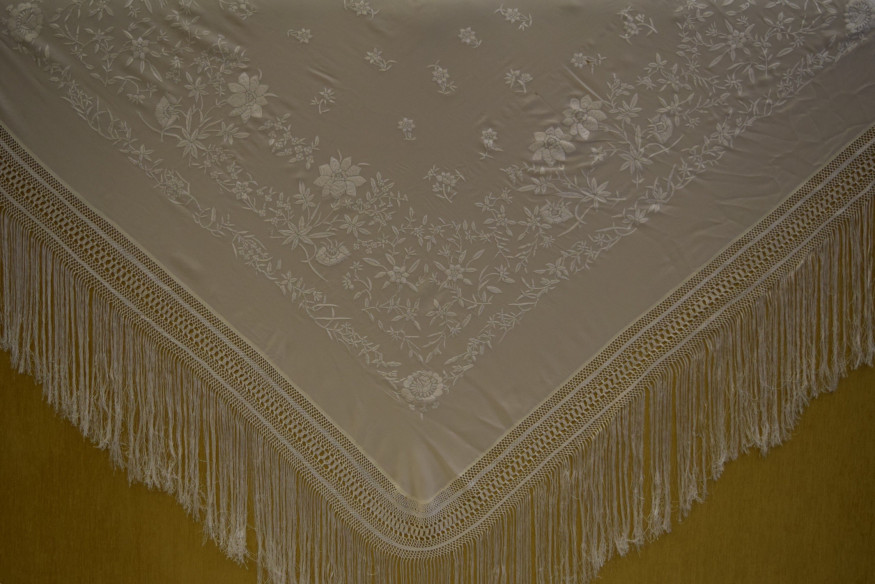 Mantón mano crespón 150cm