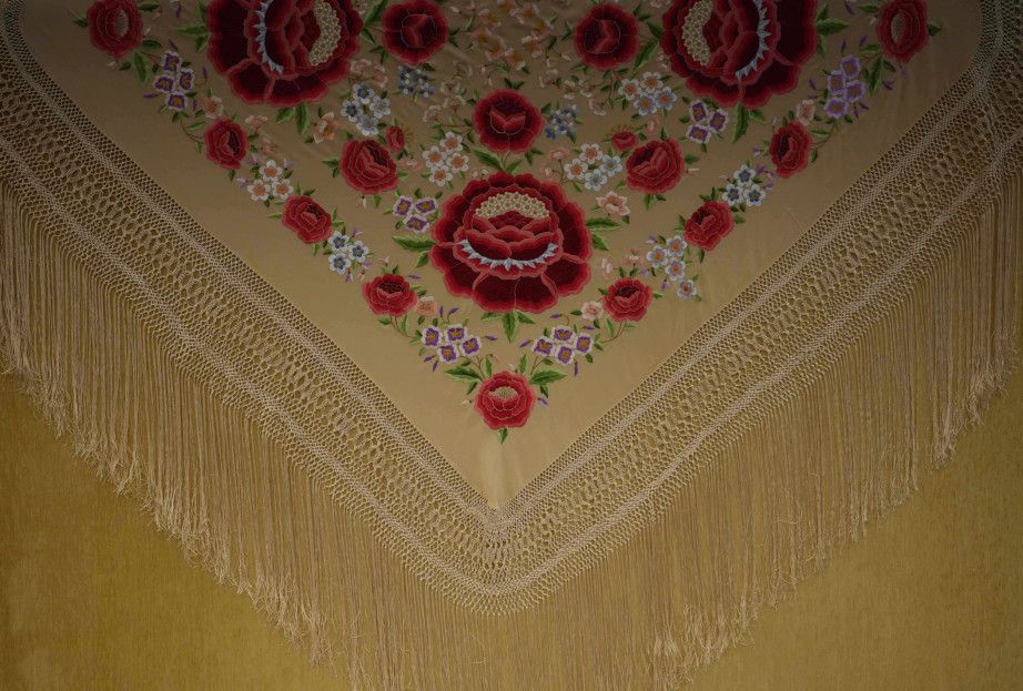 Mantón mano seda 140cm