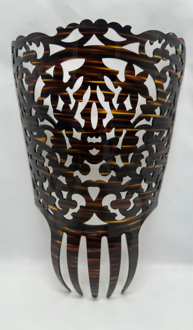 Peina mantilla concha 17cm