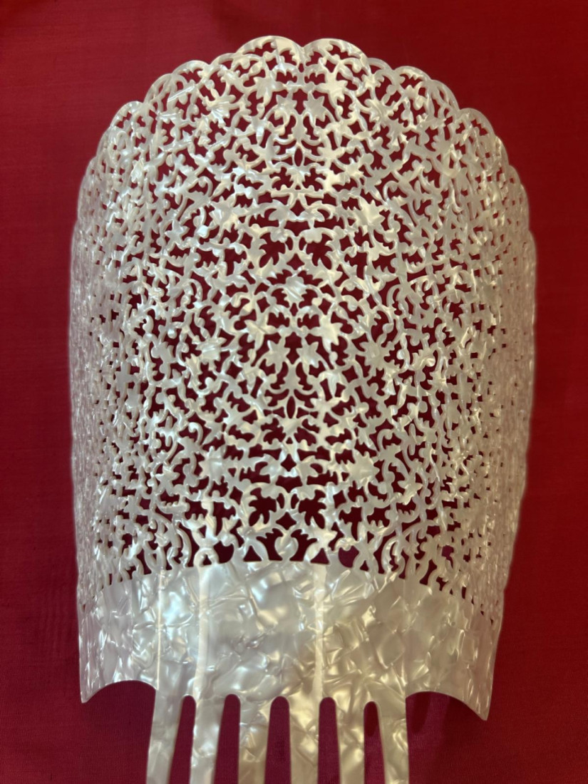 Peina mantilla nácar 20cm