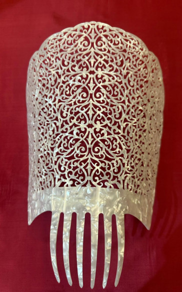 Peina mantilla nácar 21cm