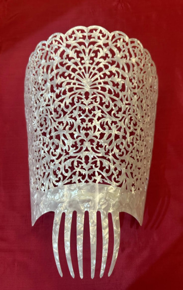 Peina mantilla nácar 23cm