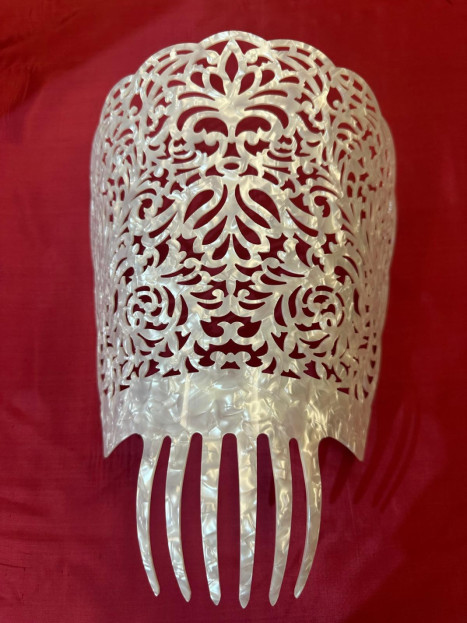 Peina mantilla nácar 20cm