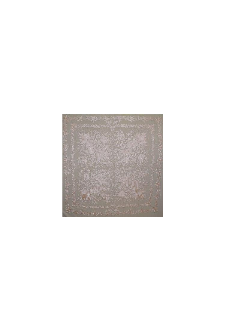 Mantón bordado a mano en seda 160 cm