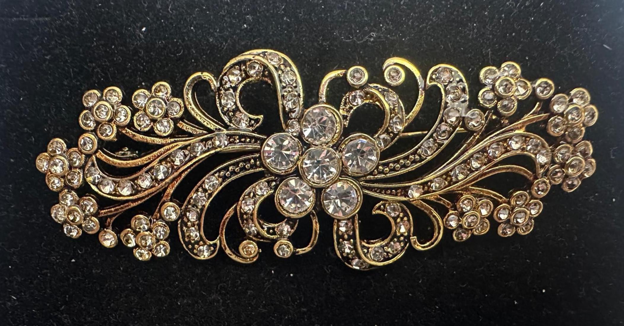 Broche mantilla rodio