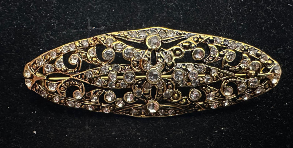 Broche mantilla rodio