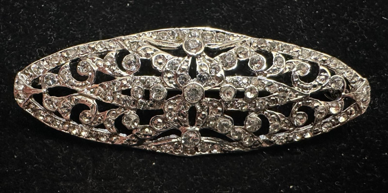 Broche mantilla rodio