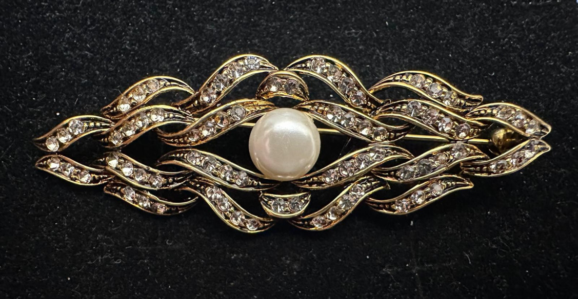 Broche mantilla rodio