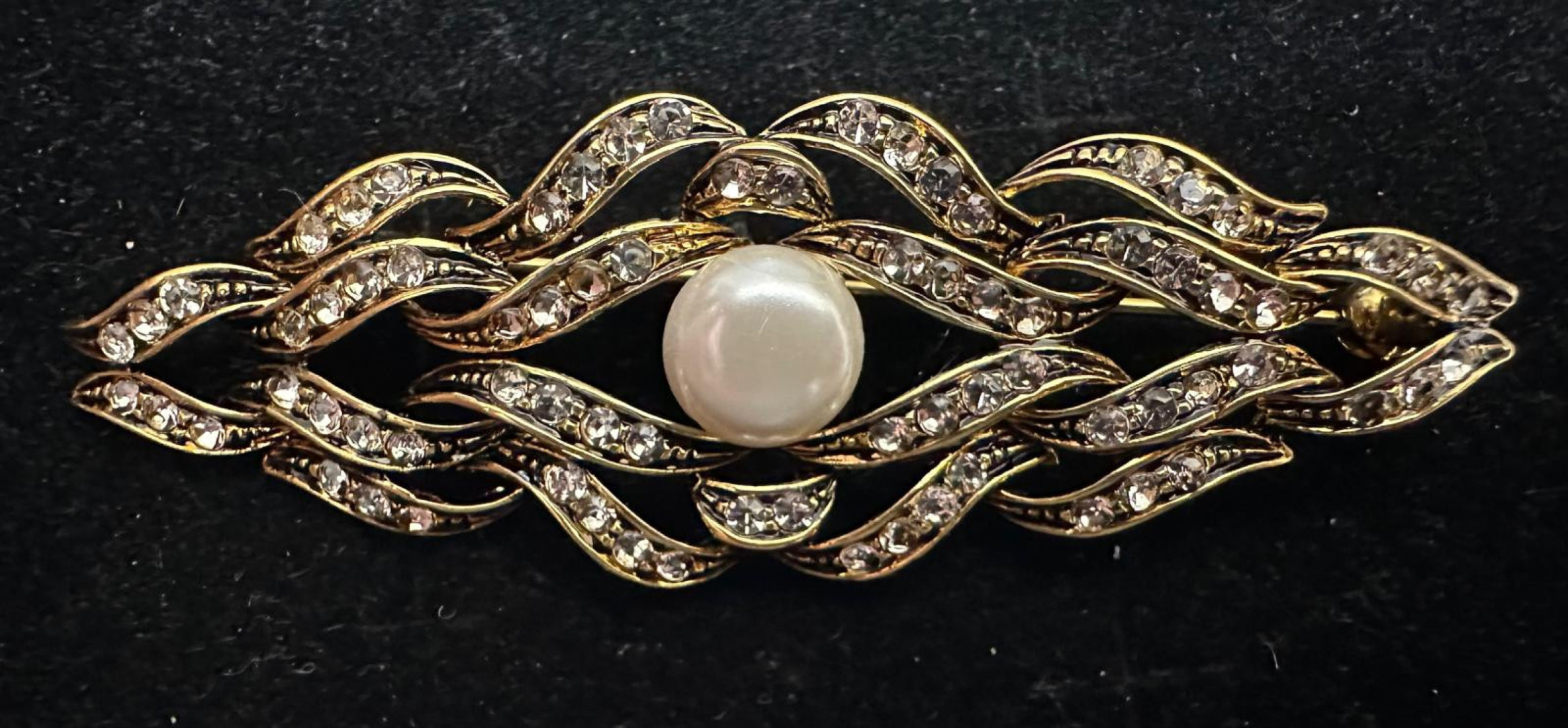 Broche mantilla rodio