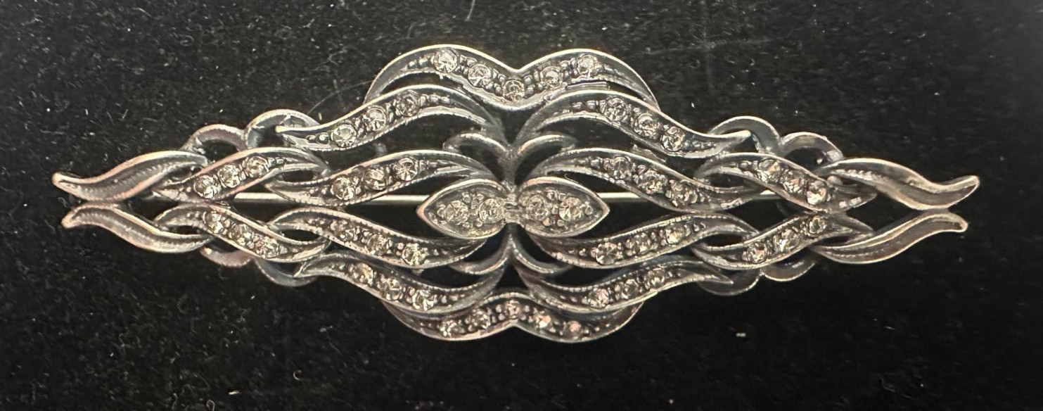 Broche mantilla rodio