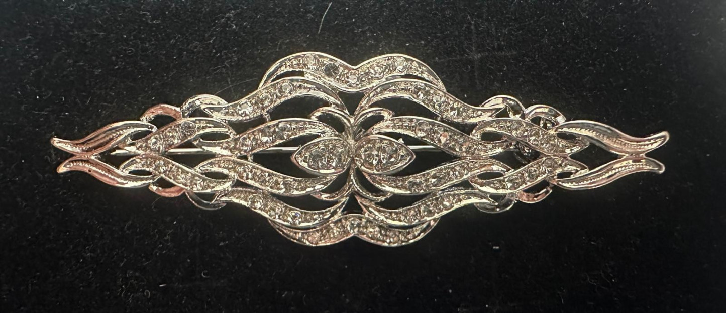 Broche mantilla rodio