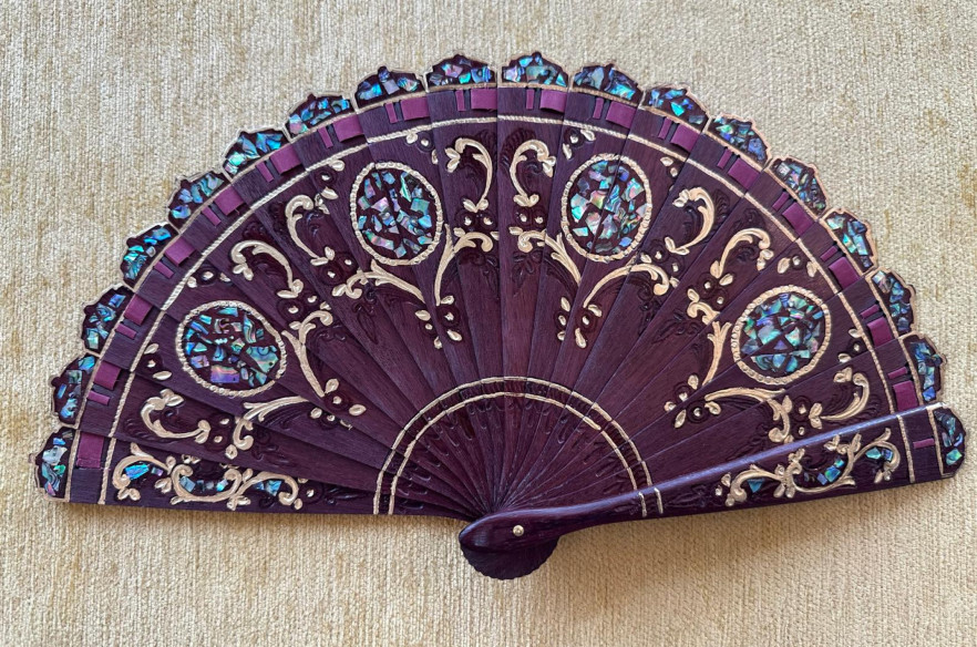 Abanico palo violeta nácar